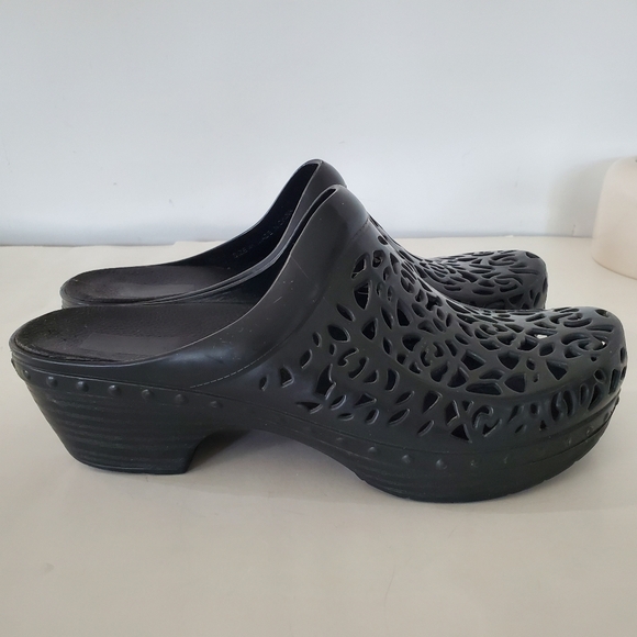 DANSKO PIPPA Sz 10 EU 41 Black Laser Cut Rubber Comfort Mule Clog Slip On EUC! - Picture 4 of 15